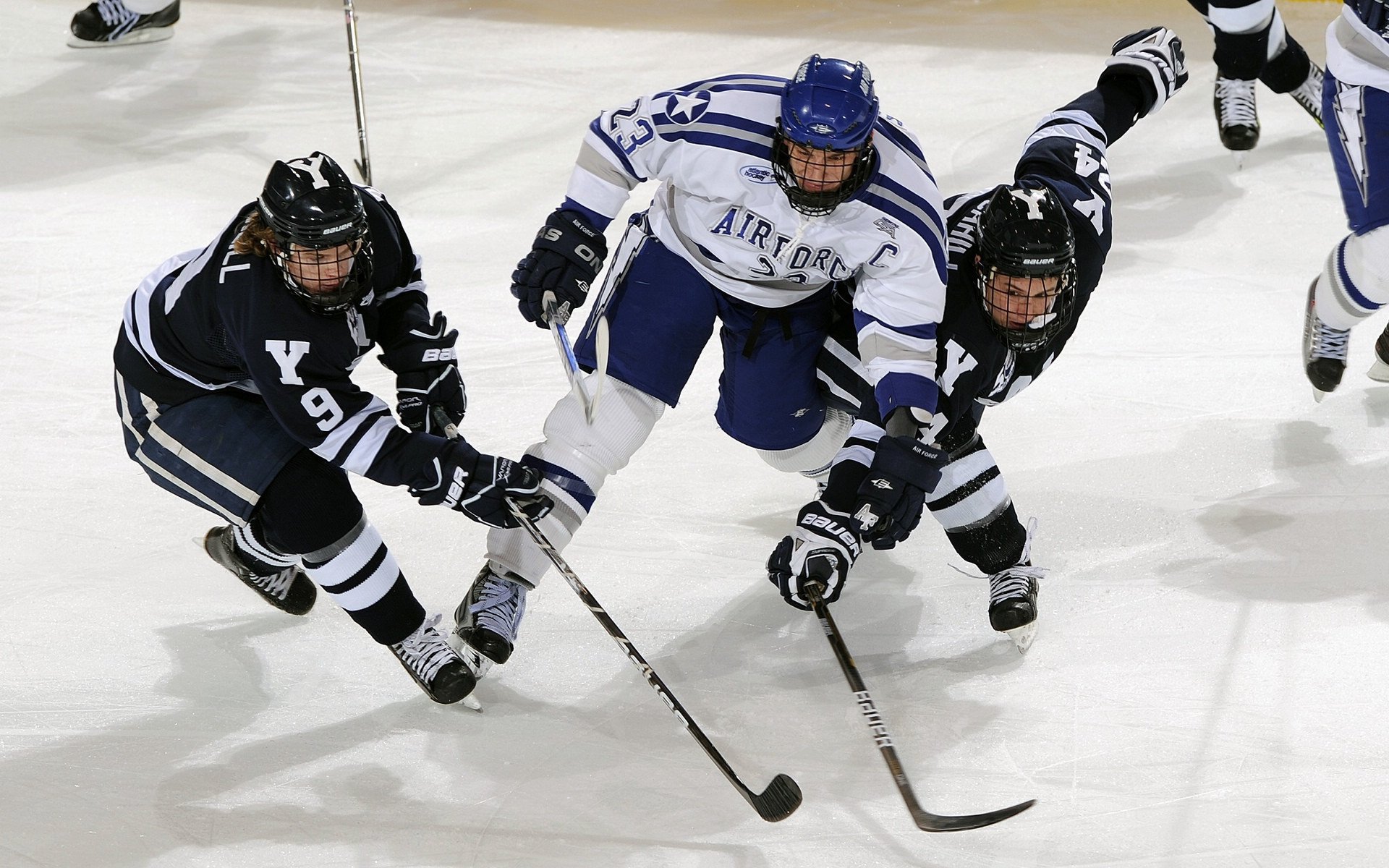 世界杯激战正酣：关键瞬间引爆全场！，世界 杯