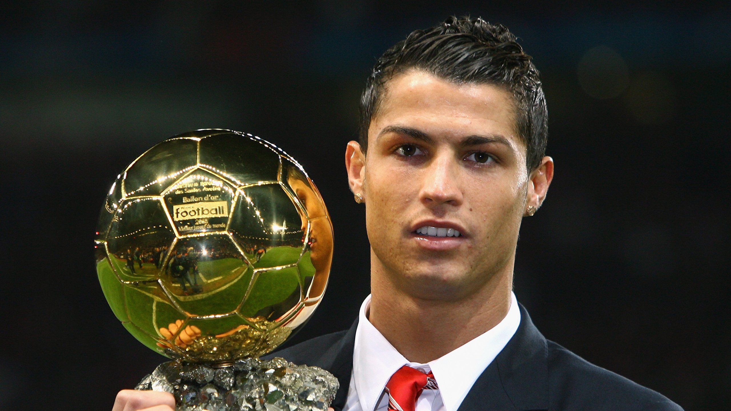 职业联赛鼓励本土教练参与顶级执教培训，职业联赛教练可以上场吗