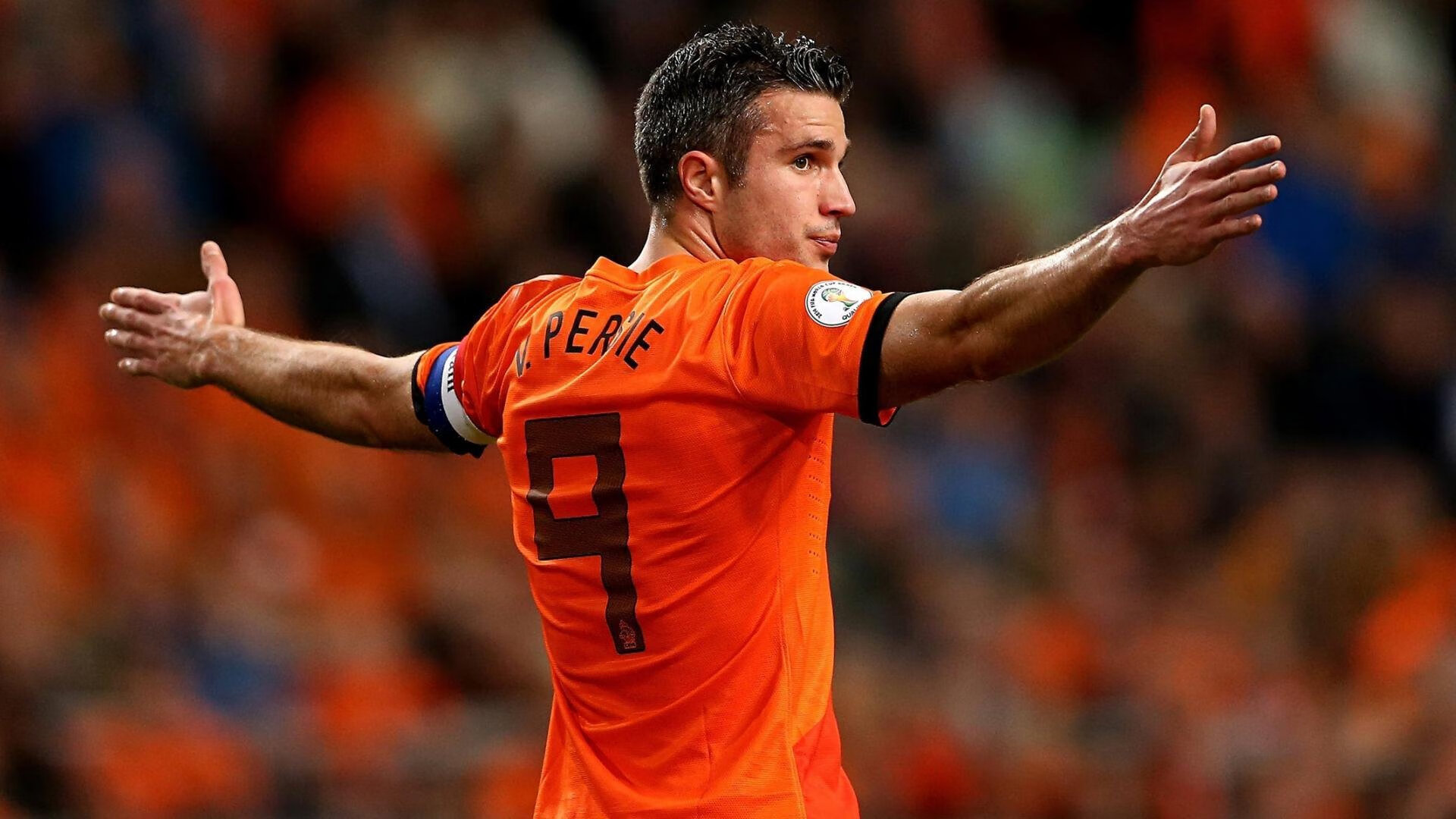 足球评述节目涌现 吸引新一代球迷关注,足球评论员经典段子